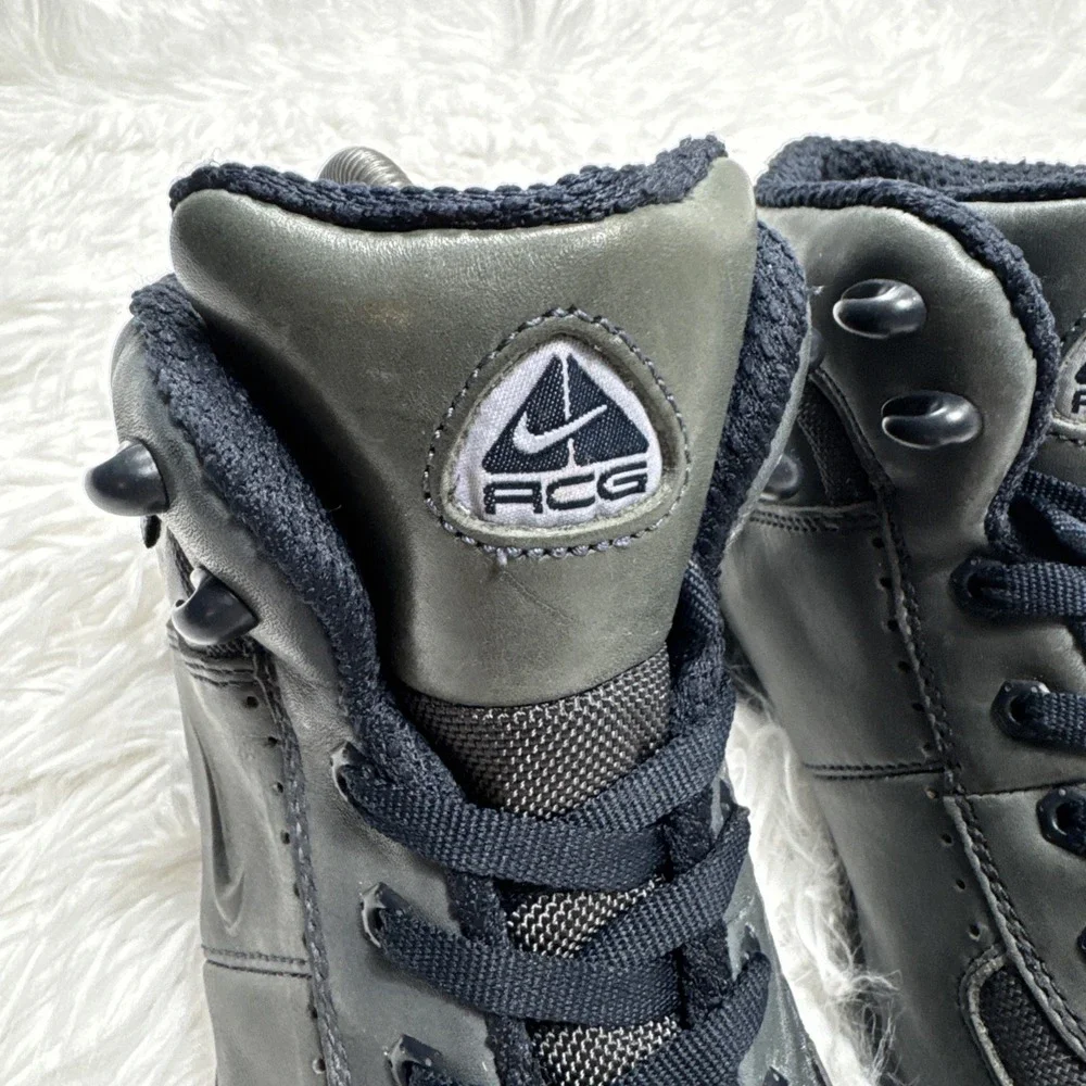 Nike ACG Vintage 90s Chunky Hiking Unisex Gorpcore Boots Leather Mid Top Sneaker